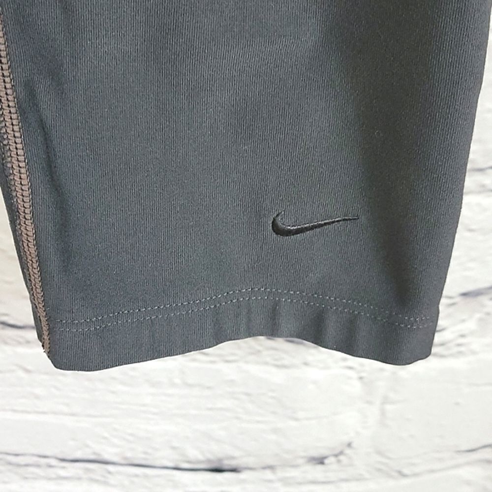 Nike Crop Leggings - Picture 3 of 9